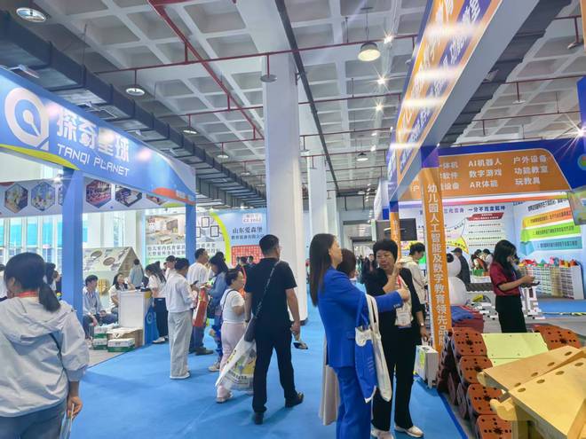 力职业教育健康快速发展新葡京职业体验玩具助(图3)